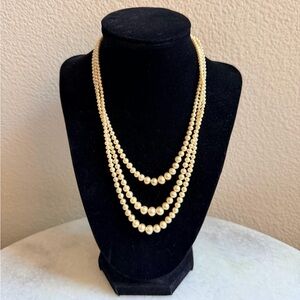 Elegant Pearl Necklace